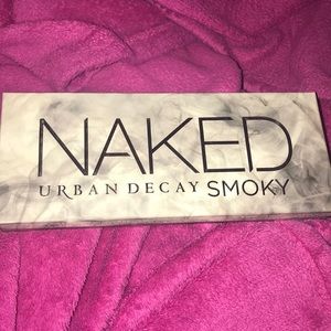 NAKED URBAN DECAY SMOKY PALLETE. brand new